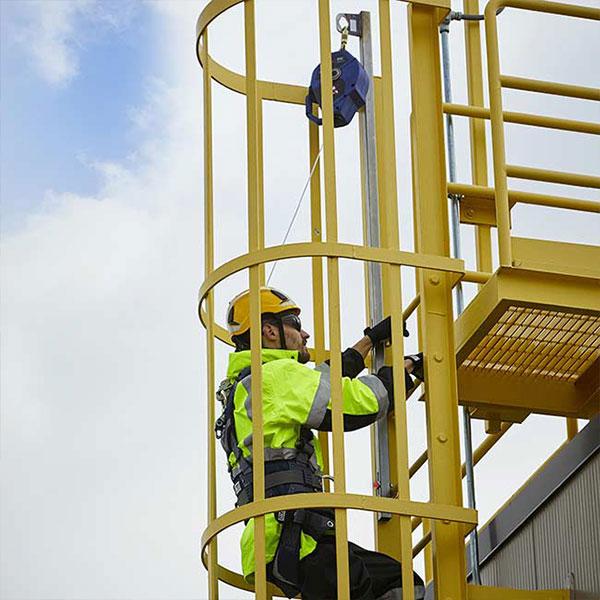Fixed Ladder STRUCTURE AND MANUFACTURING PROCESS