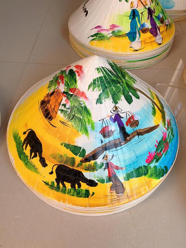 Handwoven Palm leaf hat natural material 100% - made in Vietnam