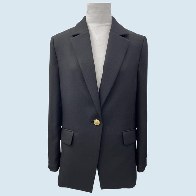 Single-Breasted Tailored Blazer with Structured Shoulders - Women's Classic Jacket for Business, Office and Formal Wear