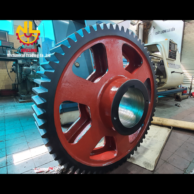 Signature products: medium and large sized toothed parts